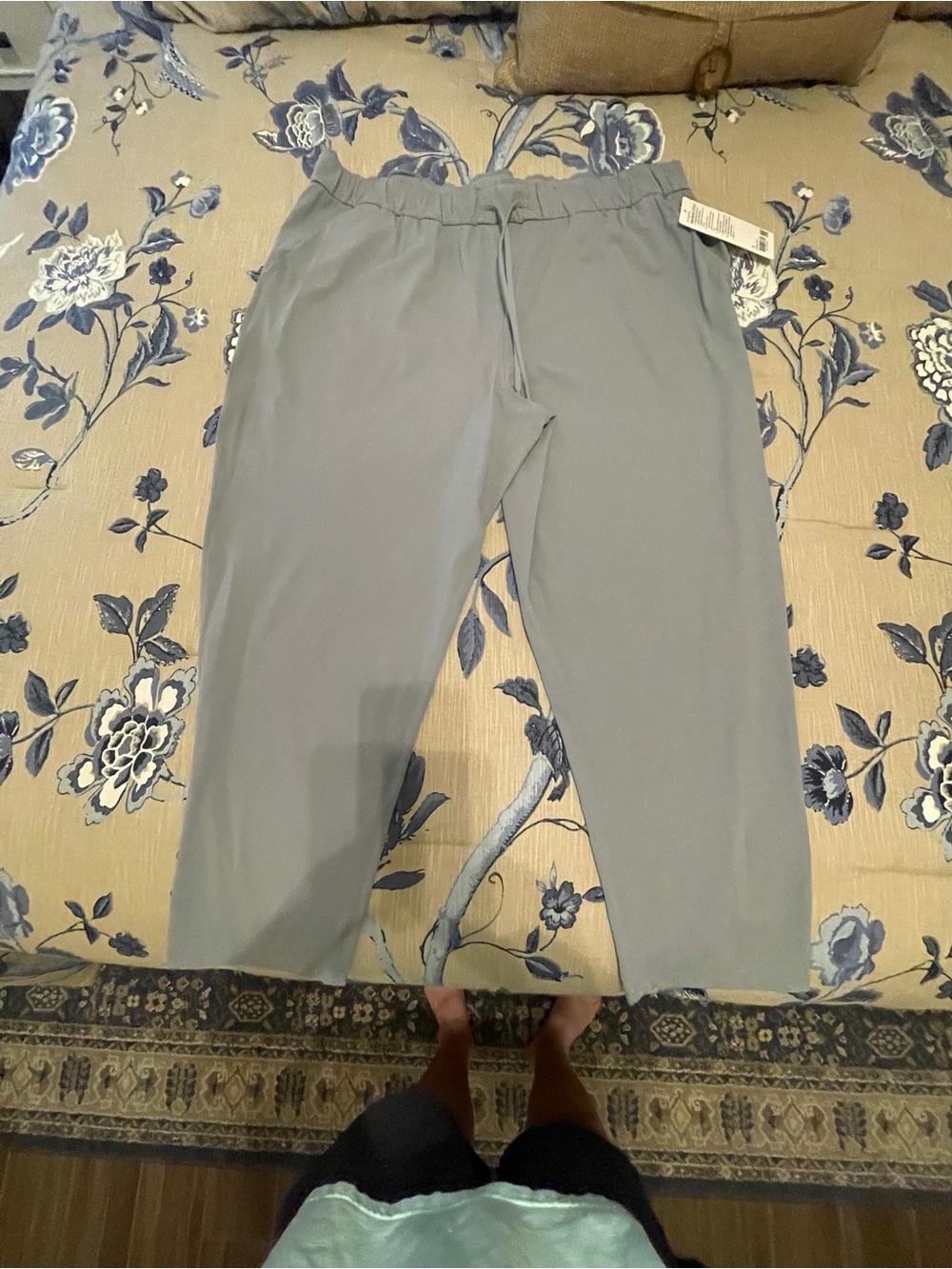 Lululemon Keep Moving 7/8 Casual Pants NWT